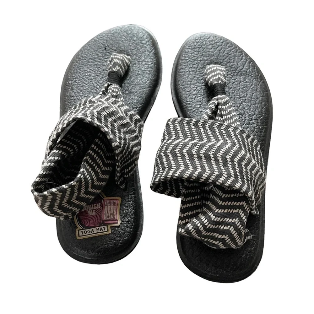 Sanuk Women's Yoga Sling 2 Print Black Natural Congo Flip Flop Sandal Size 7.
